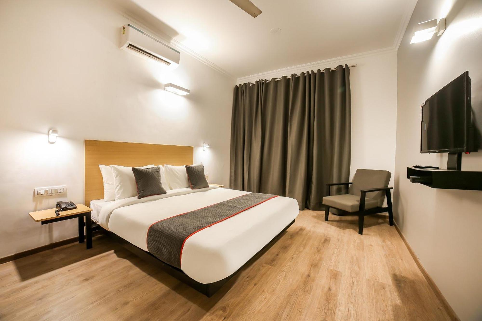 Hotel King Plaza Near Delhi Airport Нью-Делі Екстер'єр фото